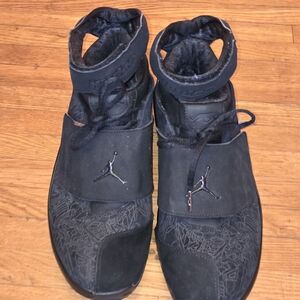 Air Jordan 20 Retro "Countdown Pack" black suede sneaker.